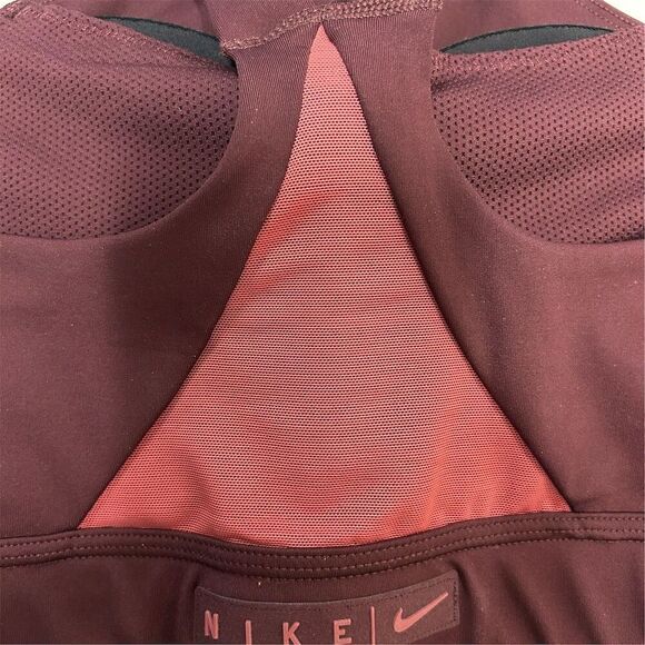 Nike Women's Medium Support Sports Bra M Burgandy Crossback Yoga/Cardio - Picture 5 of 10